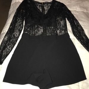 Bebe lace romper